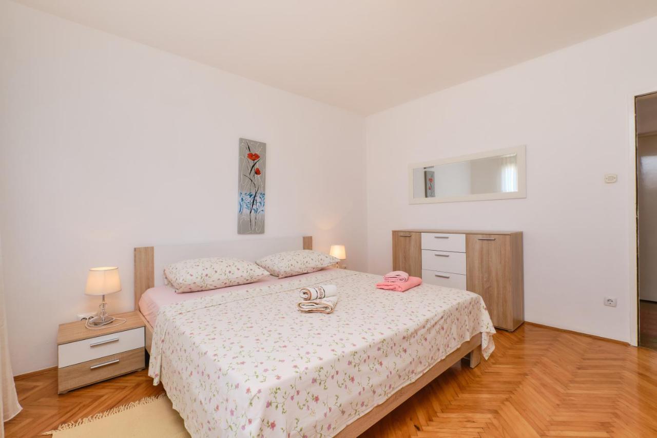 Sea View Apartment Sandra In Mali Lošinj Kültér fotó