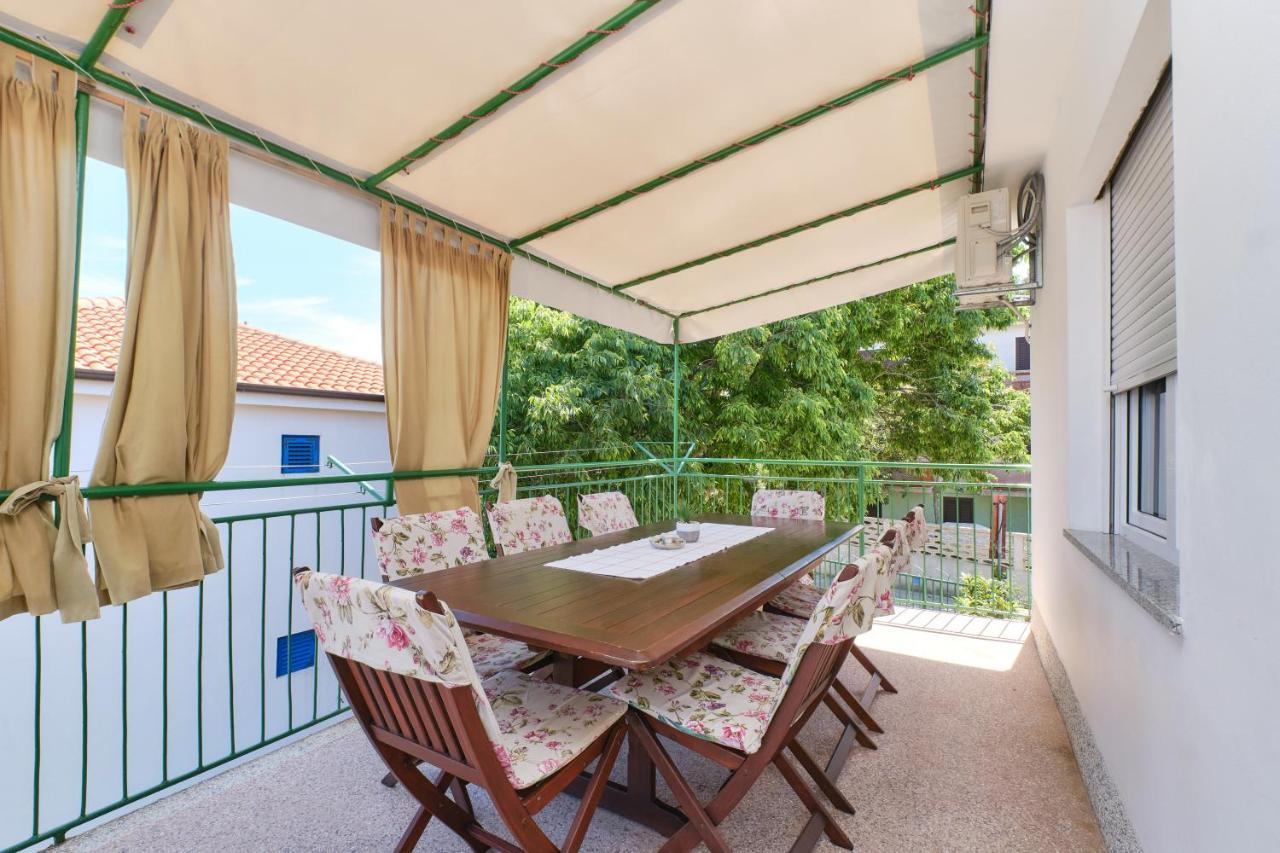 Sea View Apartment Sandra In Mali Lošinj Kültér fotó