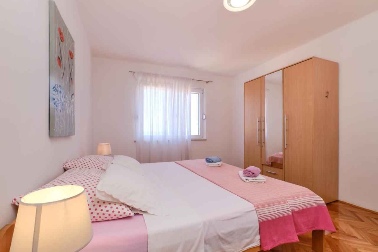 Sea View Apartment Sandra In Mali Lošinj Kültér fotó