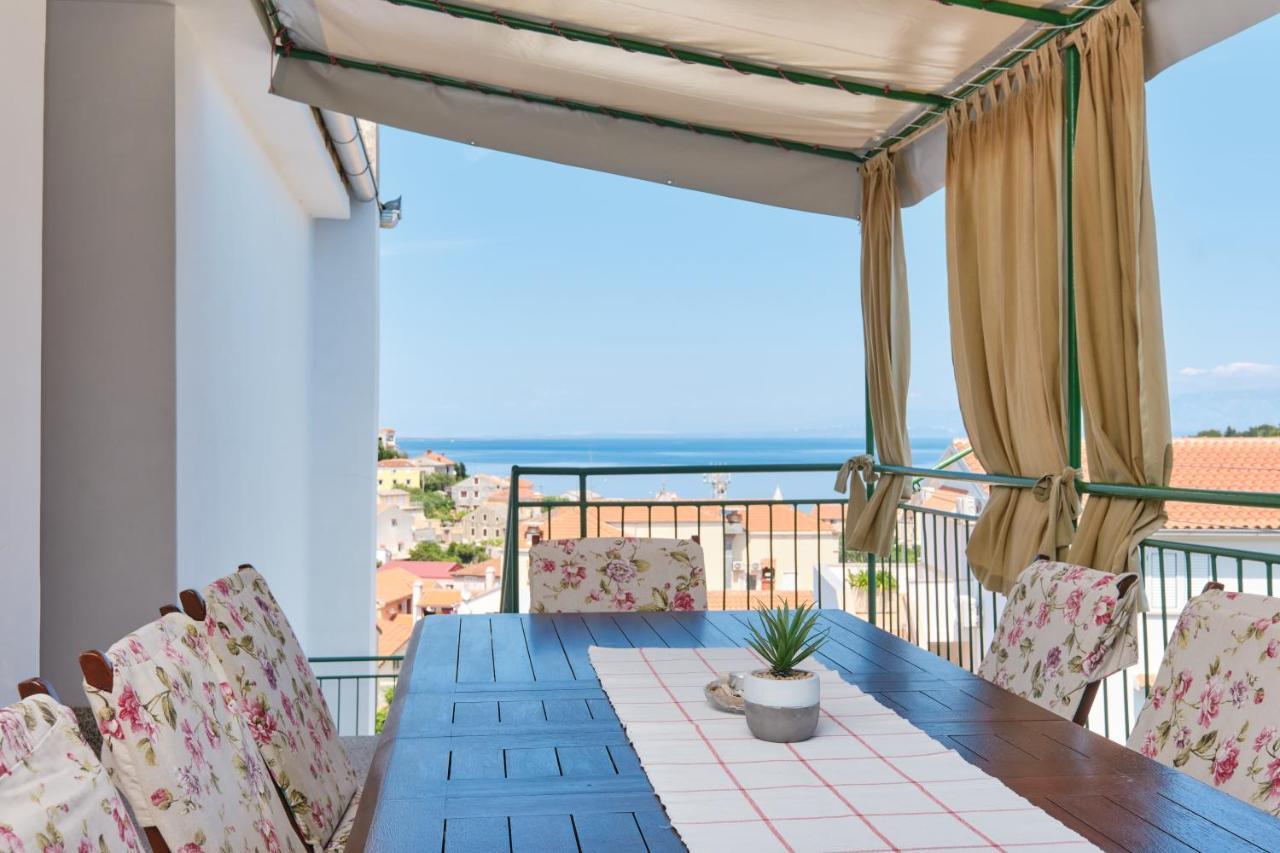 Sea View Apartment Sandra In Mali Lošinj Kültér fotó