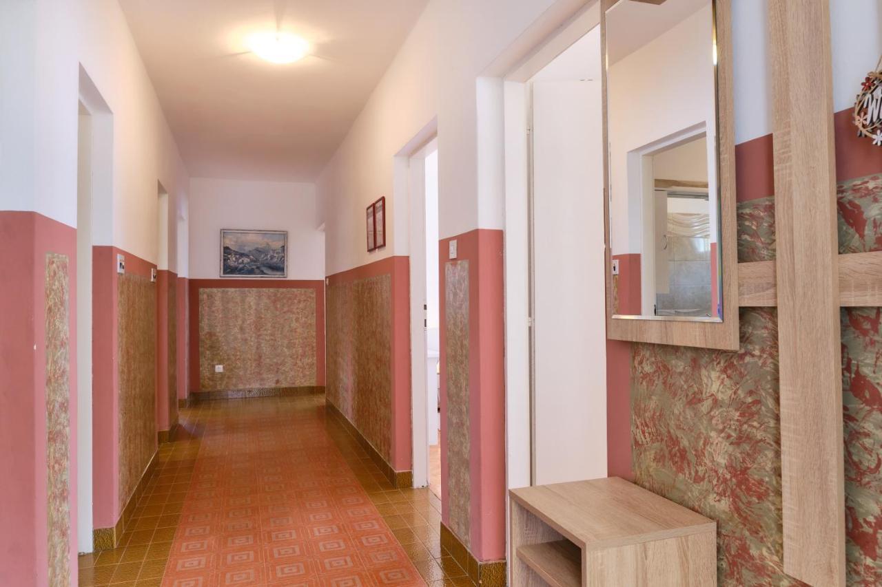 Sea View Apartment Sandra In Mali Lošinj Kültér fotó